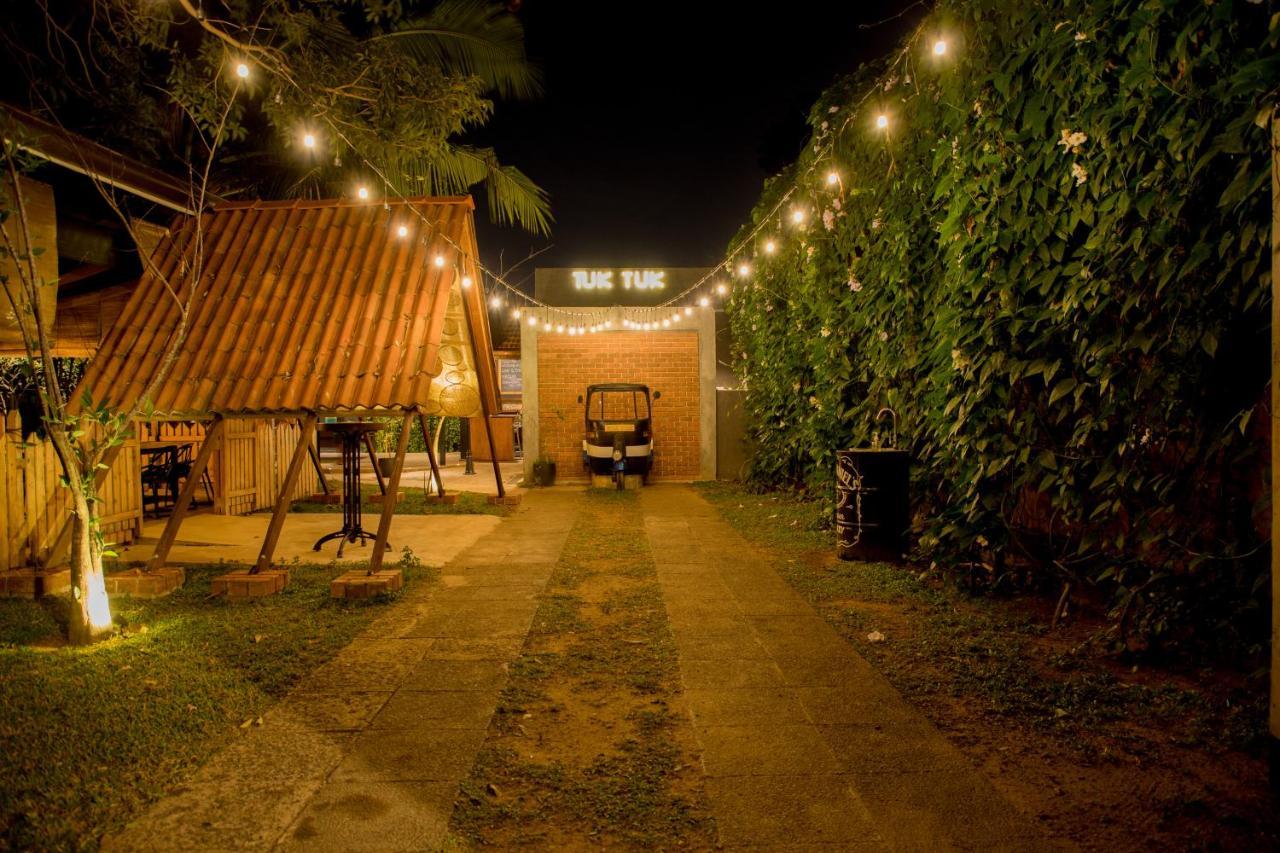 Tuk Tuk Boutique Hotel Negombo Ngoại thất bức ảnh